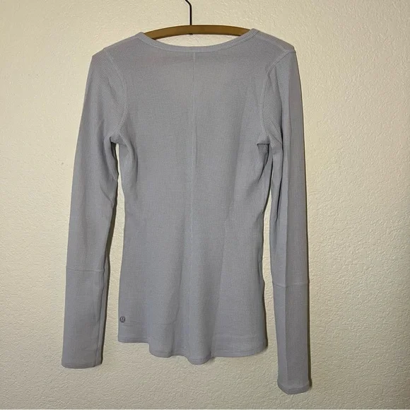 Women's Lululemon Close Call Henley Long Sleeve Gray Top Size Small - Picture 3 of 5